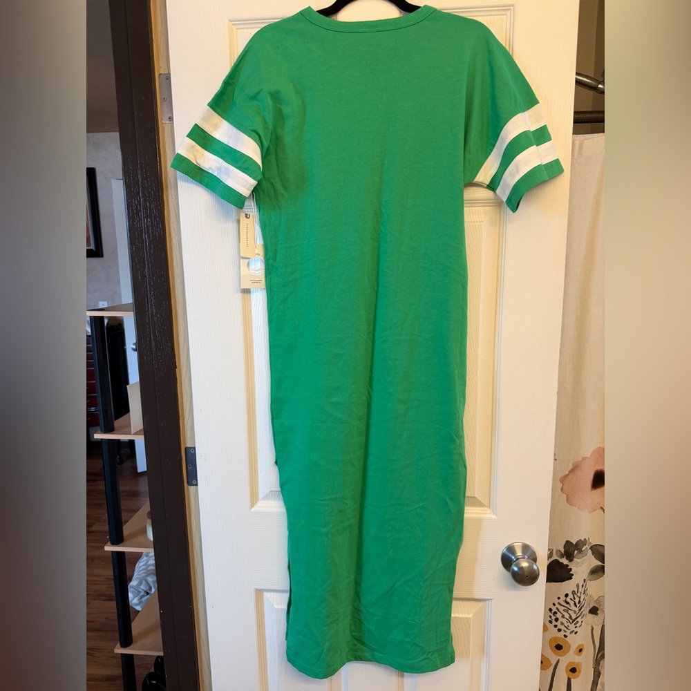 Daily Practice by Anthropologie Graphic T-Shirt Midi Dress – Kelly Green - Picture 2 of 5